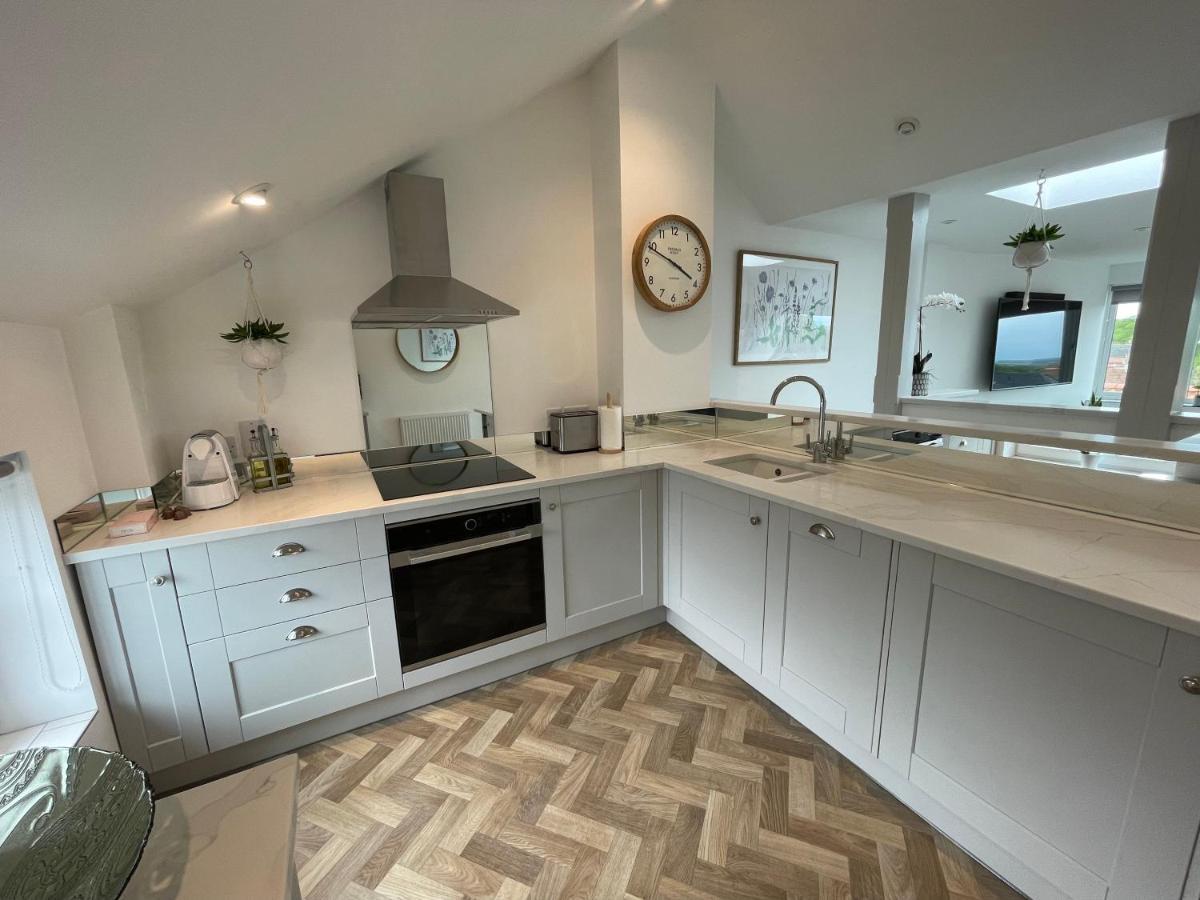 Lees Lookout Holt ,2 Bedroom Luxury Apartment With Private Parking Exterior photo