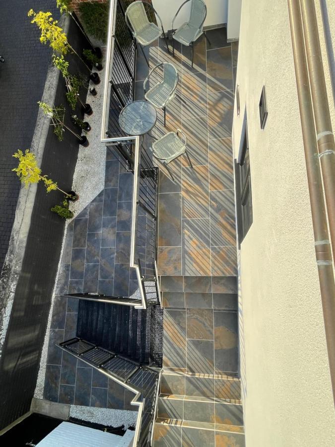 Lees Lookout Holt ,2 Bedroom Luxury Apartment With Private Parking Exterior photo